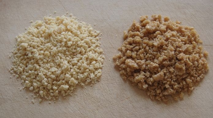  Two varieties of Greek trahana.