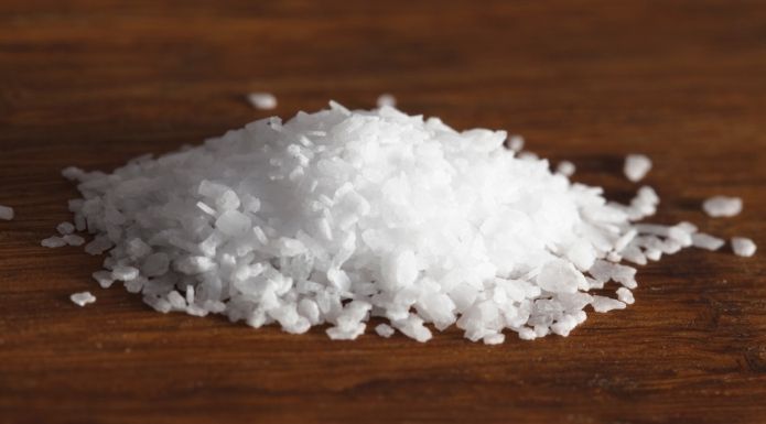 Why use kosher salt: comparing different grain sizes.