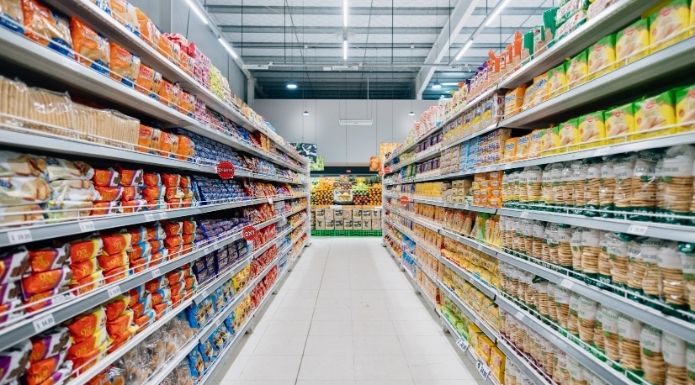 Supermarket food aisle to illustrate debunking the myth of the $40 billion food fraud scare. 